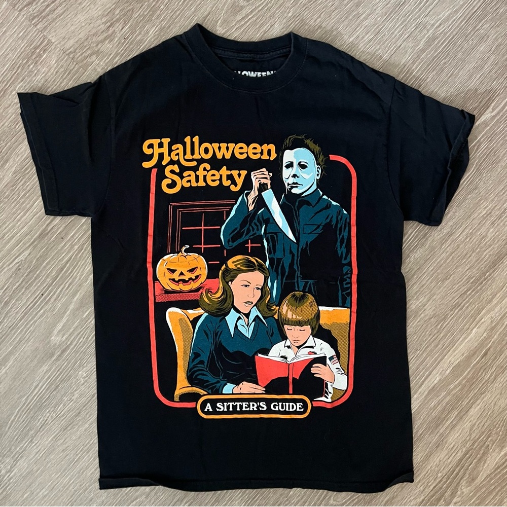Halloween creepy co graphic t-shirt sz S